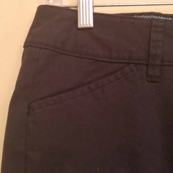 NWT, Jag ladies black stretch cuffed capris ,size 2 - Picture 4 of 11